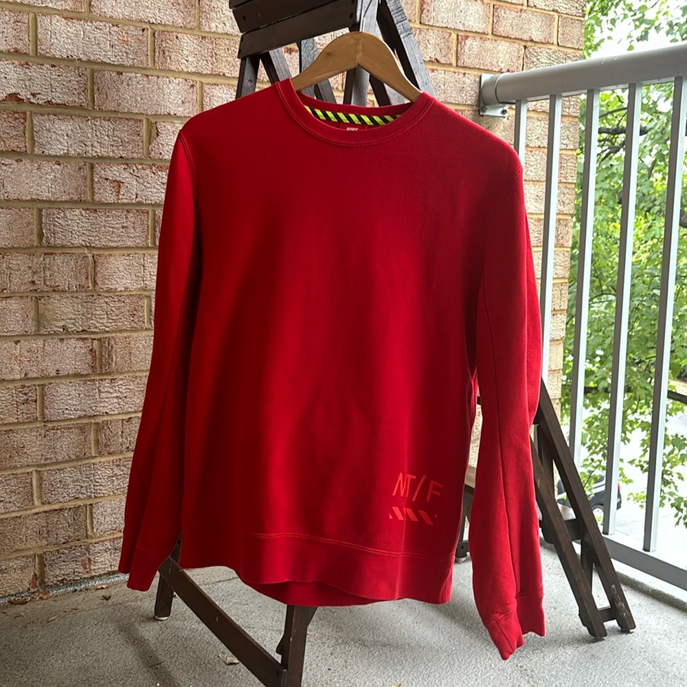 NIKE Red Athletic Crewneck Sweatshirt with Back Zipper